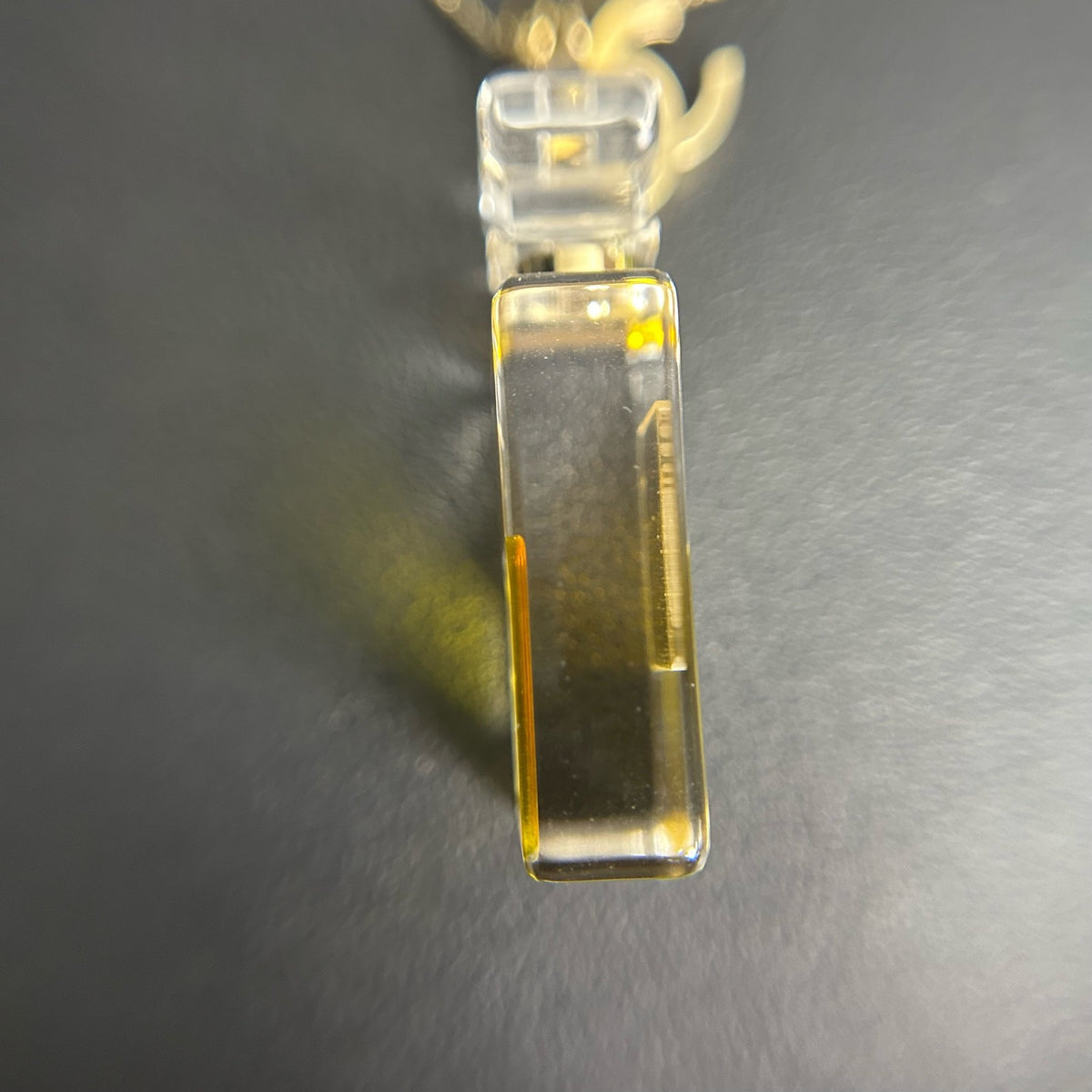 Chanel - No. 5 Perfume Bottle Pendant Necklace - Gold-tone metal chain and hardware with a clear glass perfume-bottle pendant. - Gold - (45 cm)