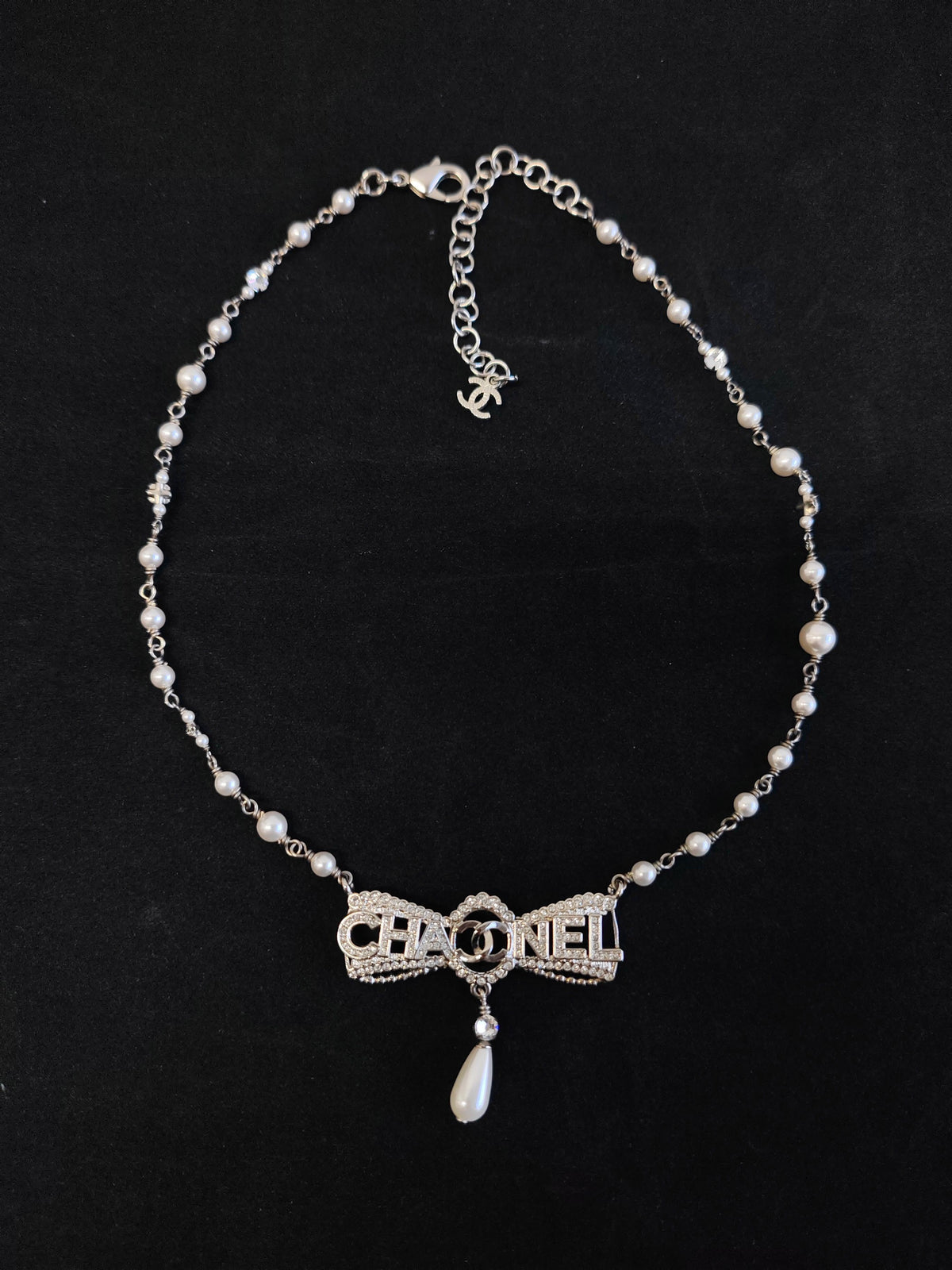 Chanel - Other - Base metal with glass rhinestones and imitation pearls - Silver