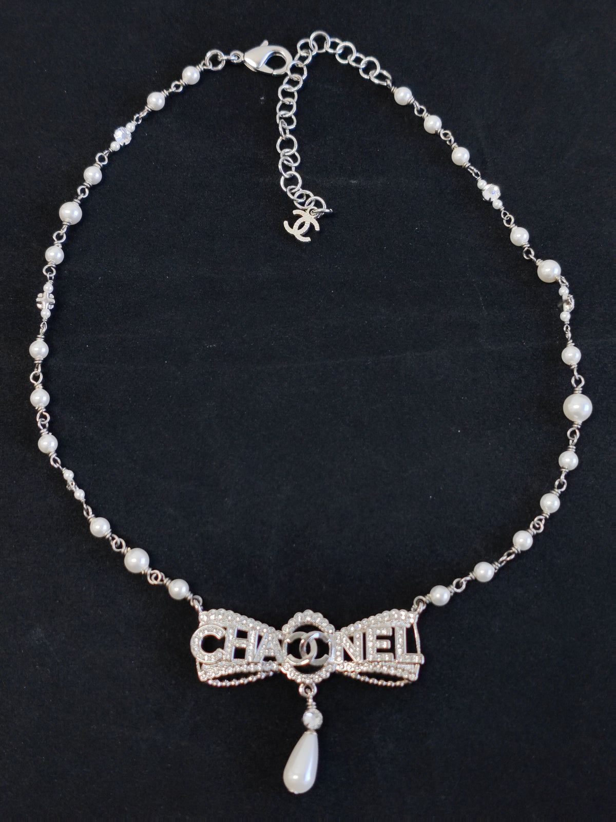 Chanel - Other - Base metal with glass rhinestones and imitation pearls - Silver