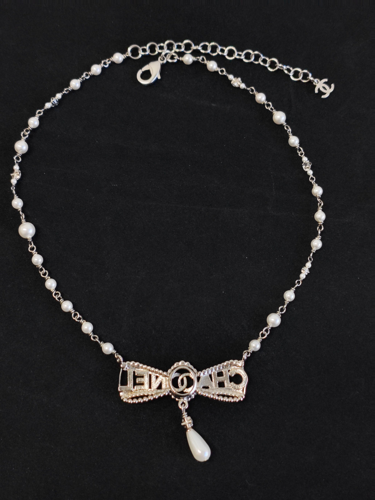 Chanel - Other - Base metal with glass rhinestones and imitation pearls - Silver