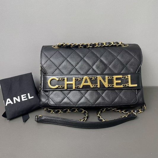 Chanel - Other - Calfskin leather - Black with Gold-Tone Hardware - (medium)