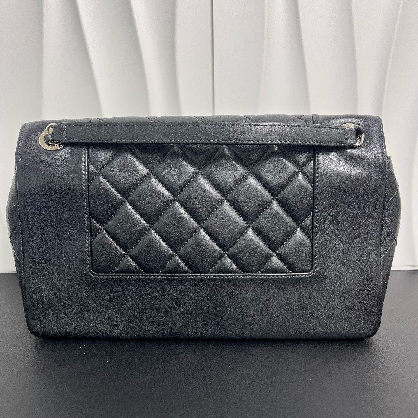 Chanel - Other - Calfskin leather - Black with Silver-Tone Hardware - (medium)