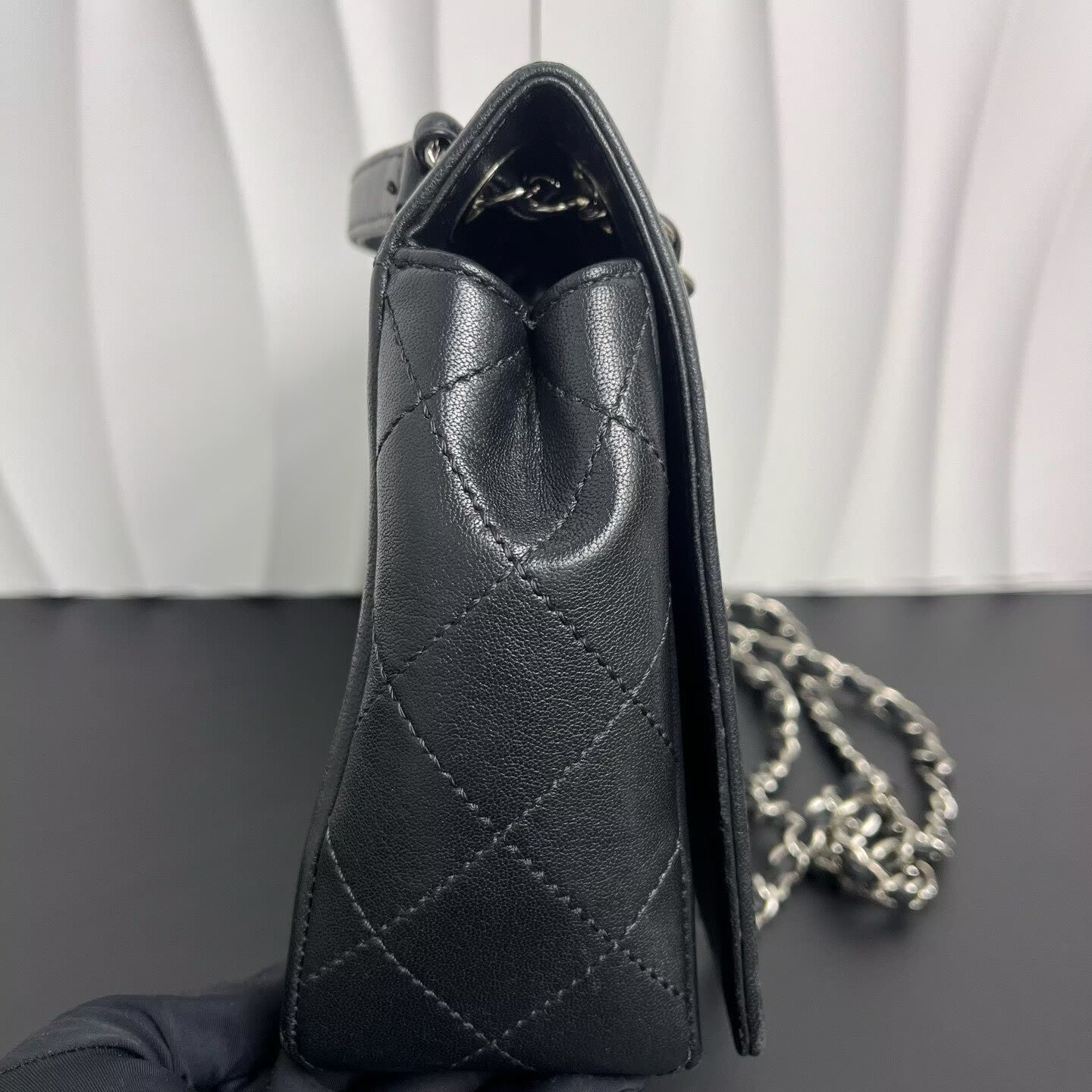 Chanel - Other - Calfskin leather - Black with Silver-Tone Hardware - (medium)