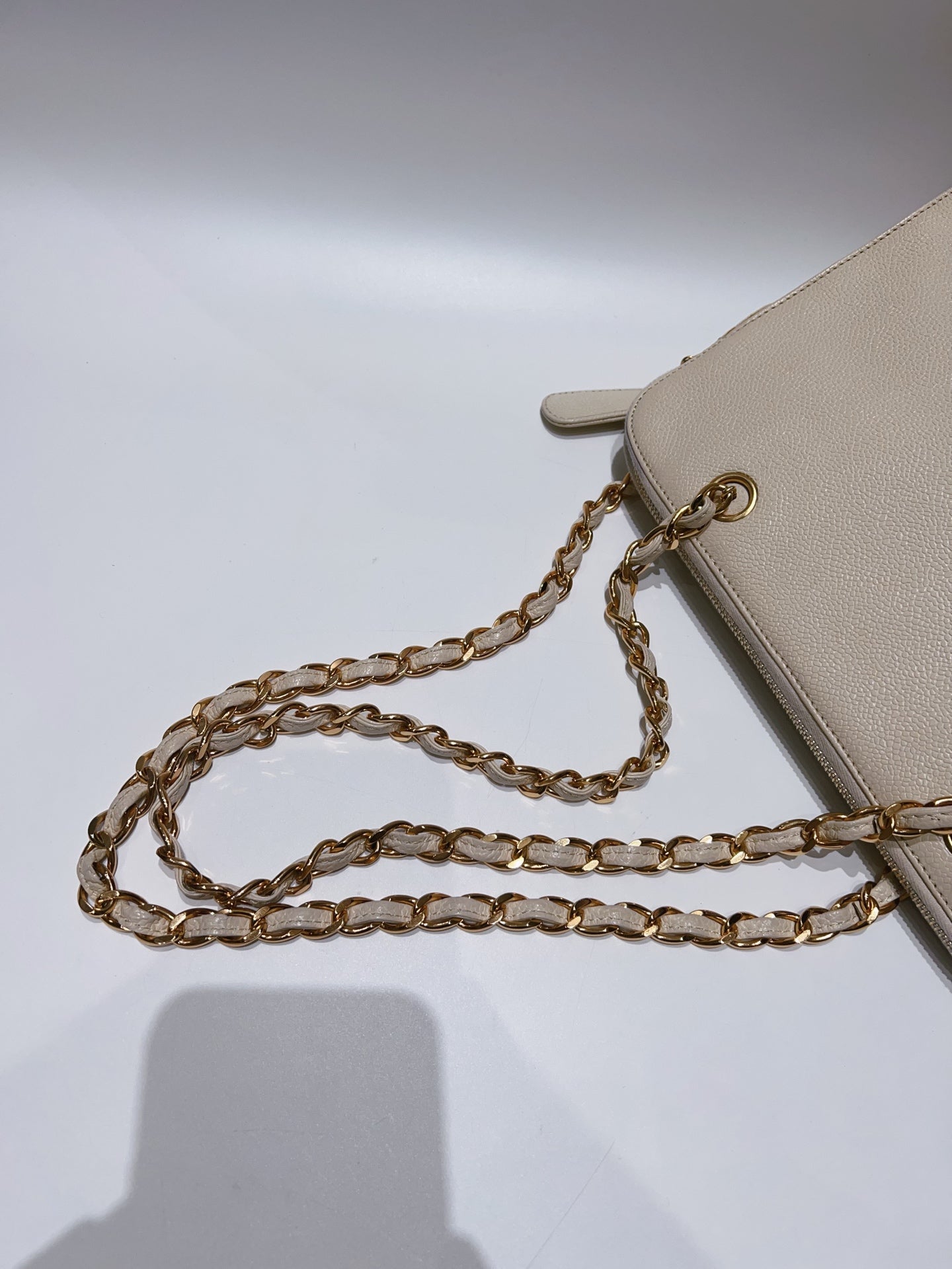 Chanel - Other - Calfskin - White - (medium)