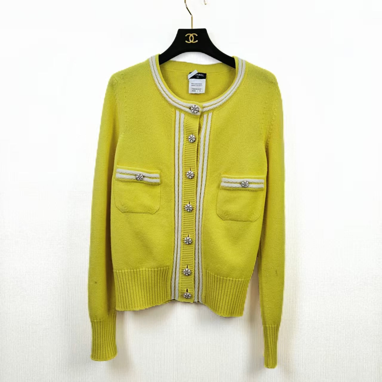Chanel - Other - Cashmere - Yellow - (38)