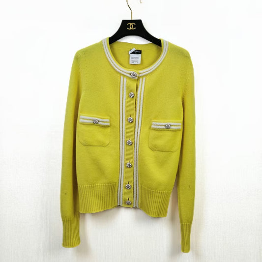 Chanel - Other - Cashmere - Yellow - (38)