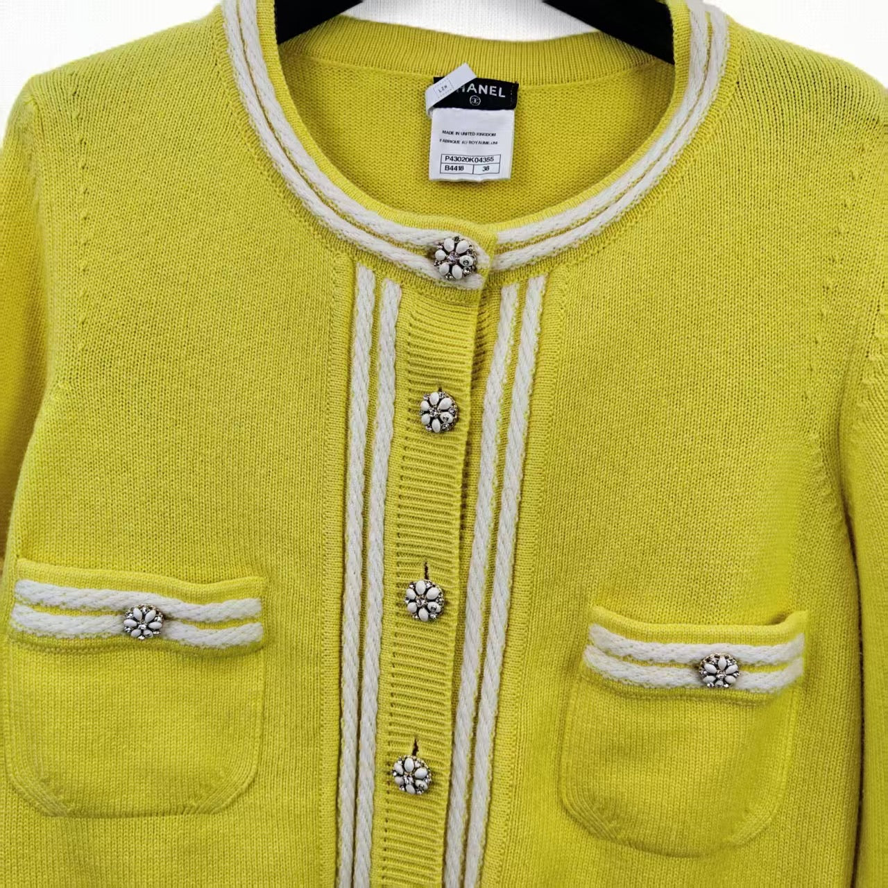 Chanel - Other - Cashmere - Yellow - (38)