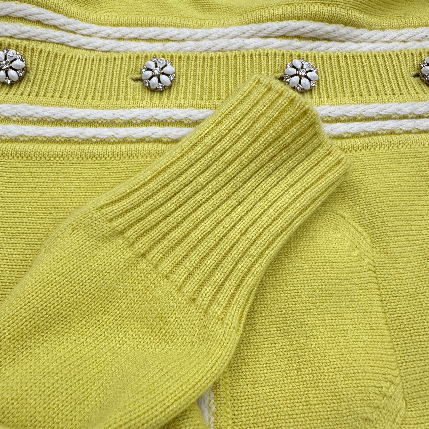 Chanel - Other - Cashmere - Yellow - (38)
