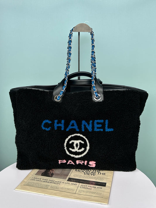 Chanel - Other - Cloth - Black - (large)