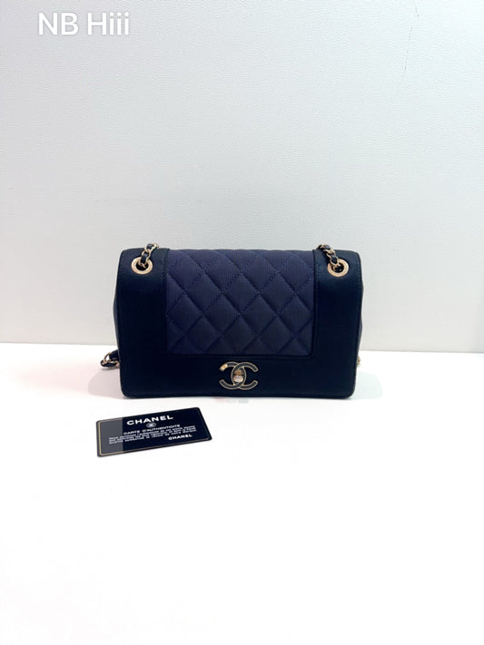 Chanel - Other - Cloth - Black - (Small)
