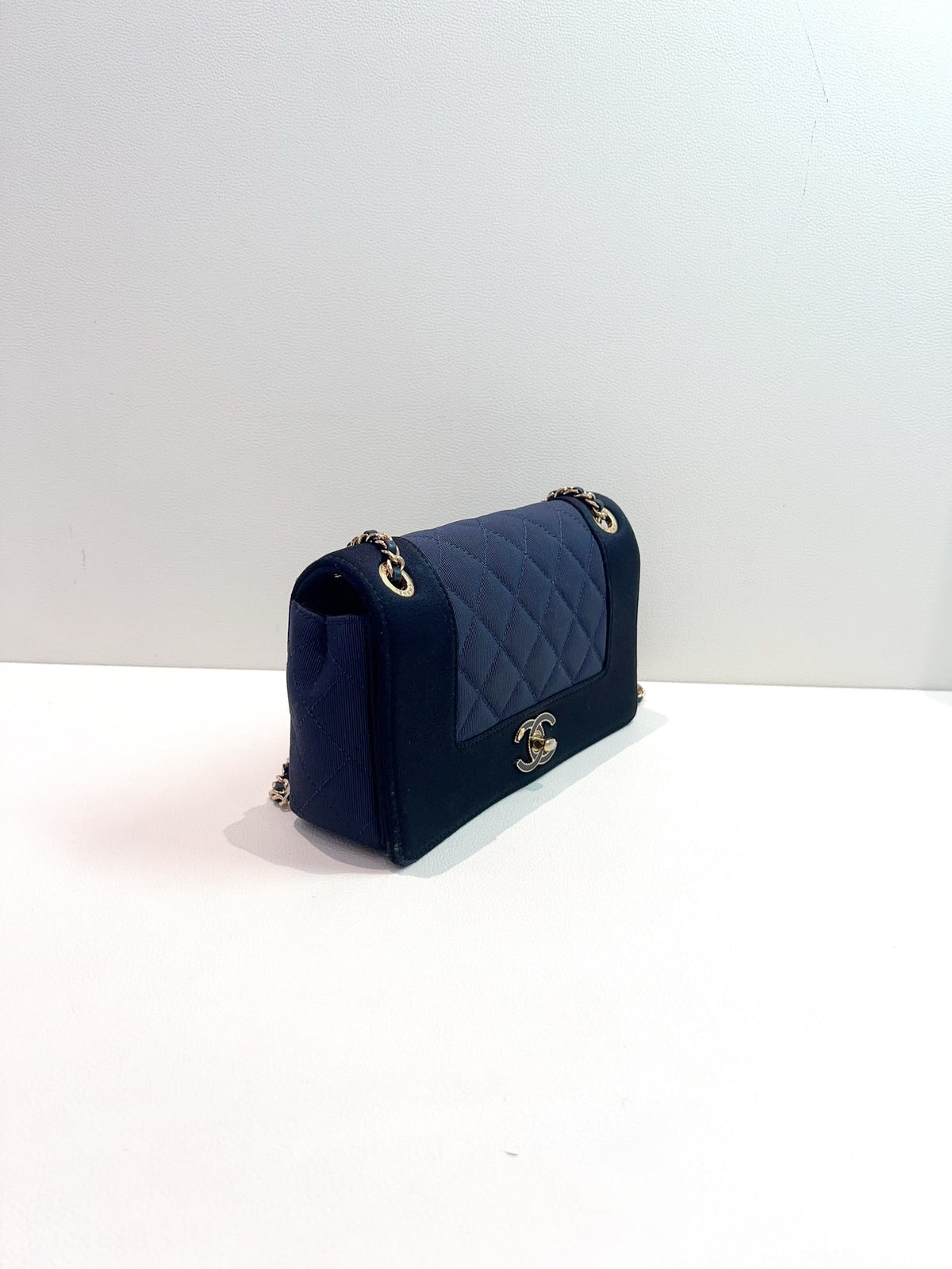 Chanel - Other - Cloth - Black - (Small)
