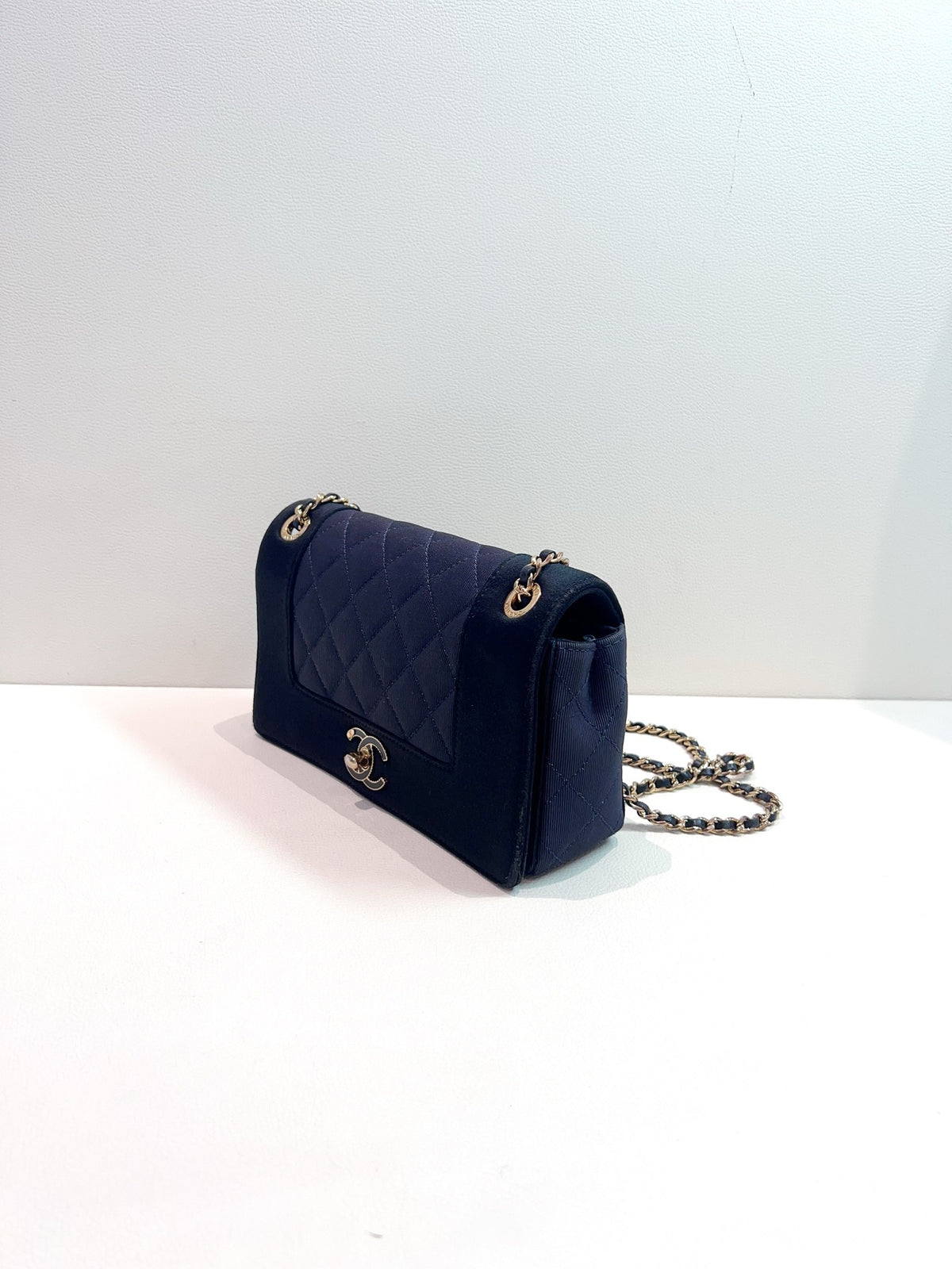Chanel - Other - Cloth - Black - (Small)