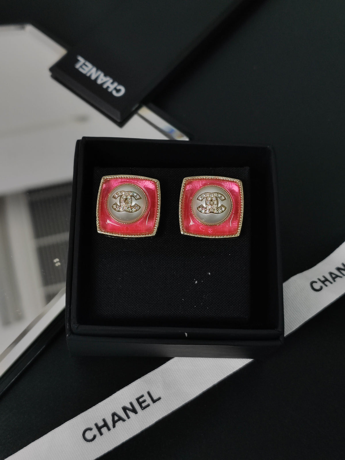 Chanel - Other - Costume jewellery metal with pink enamel or resin details and crystal embellishments. - Multicolour