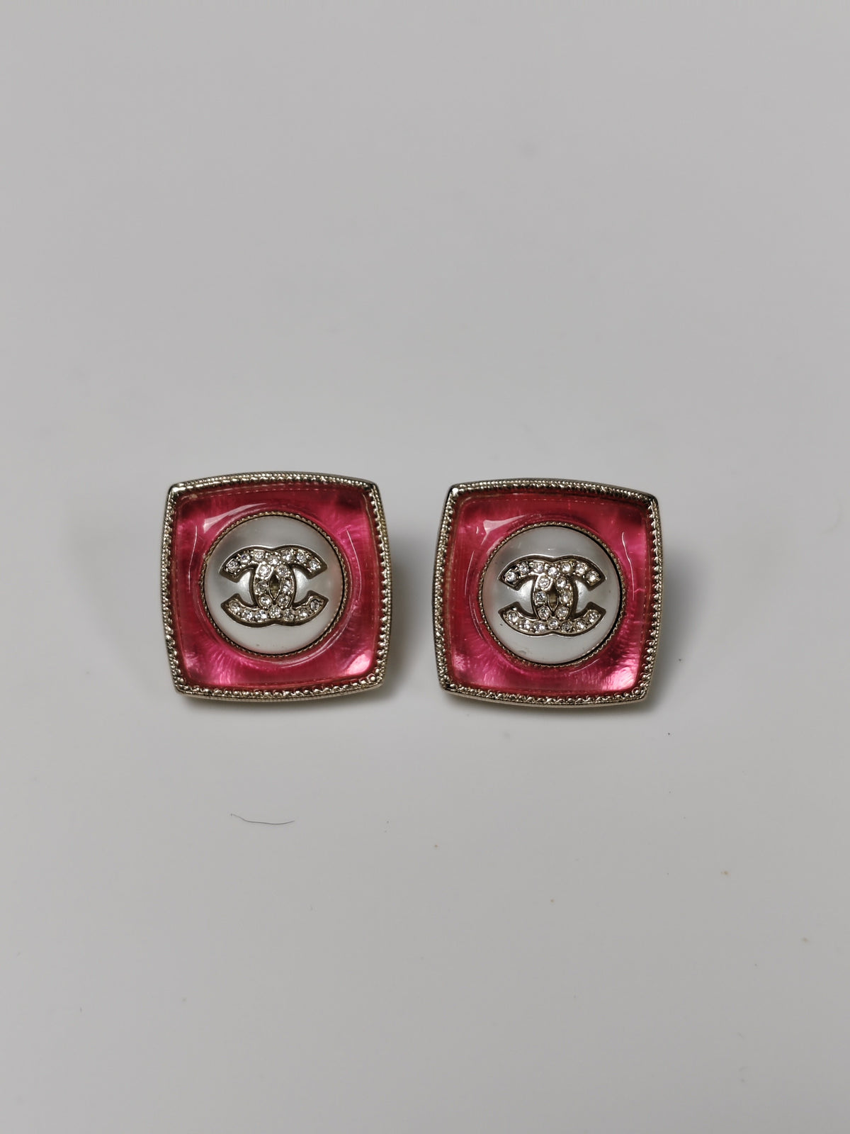 Chanel - Other - Costume jewellery metal with pink enamel or resin details and crystal embellishments. - Multicolour