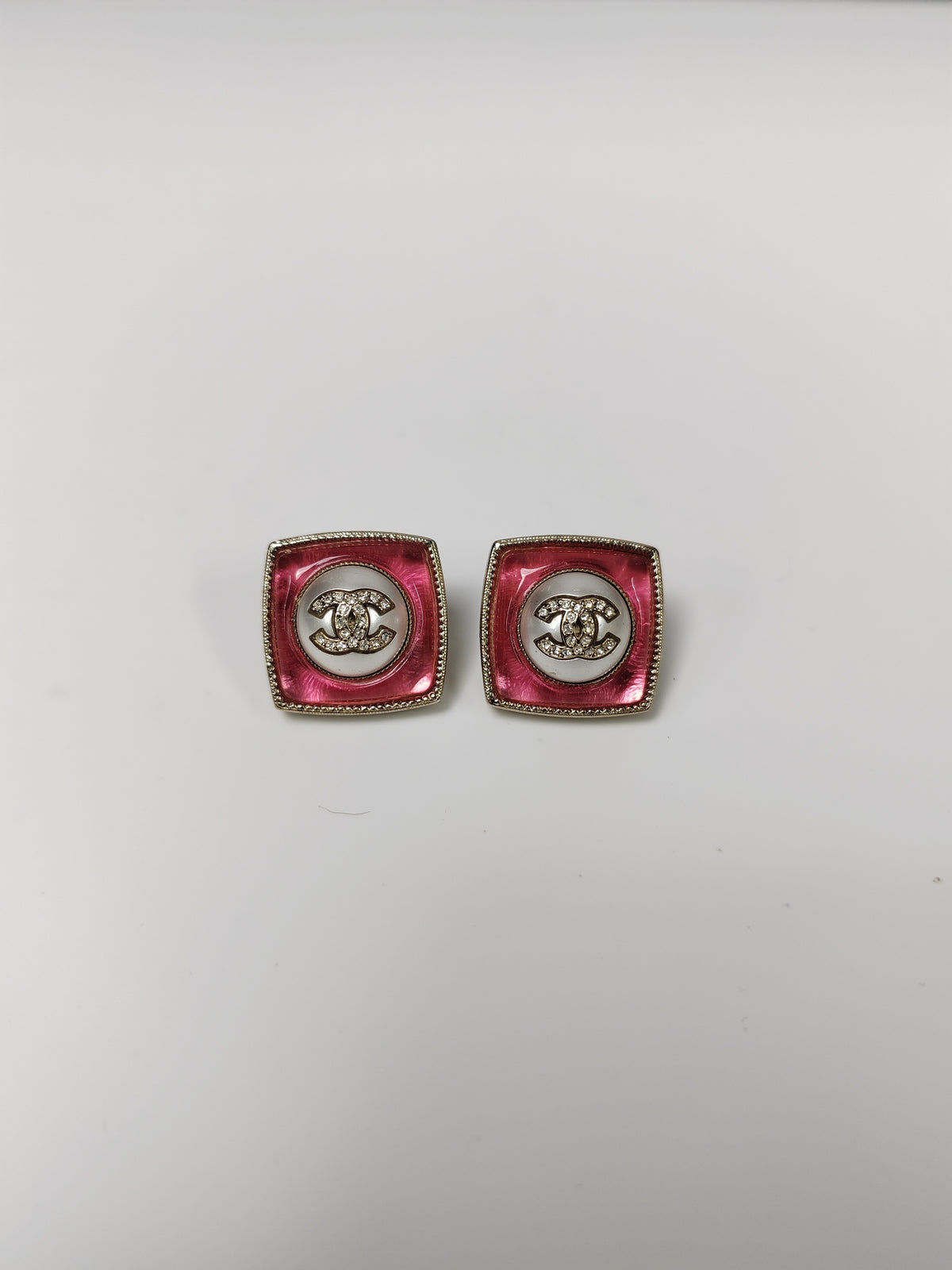 Chanel - Other - Costume jewellery metal with pink enamel or resin details and crystal embellishments. - Multicolour