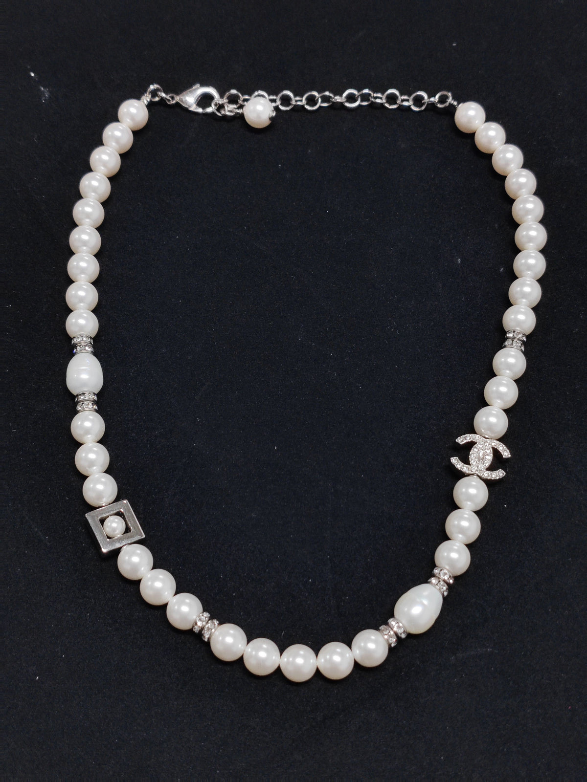 Chanel - Other - Costume jewellery with glass strass and imitation pearls. - Silver