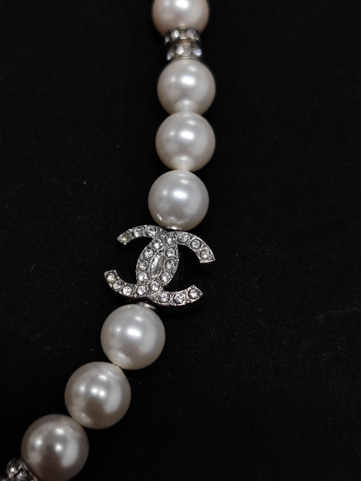 Chanel - Other - Costume jewellery with glass strass and imitation pearls. - Silver