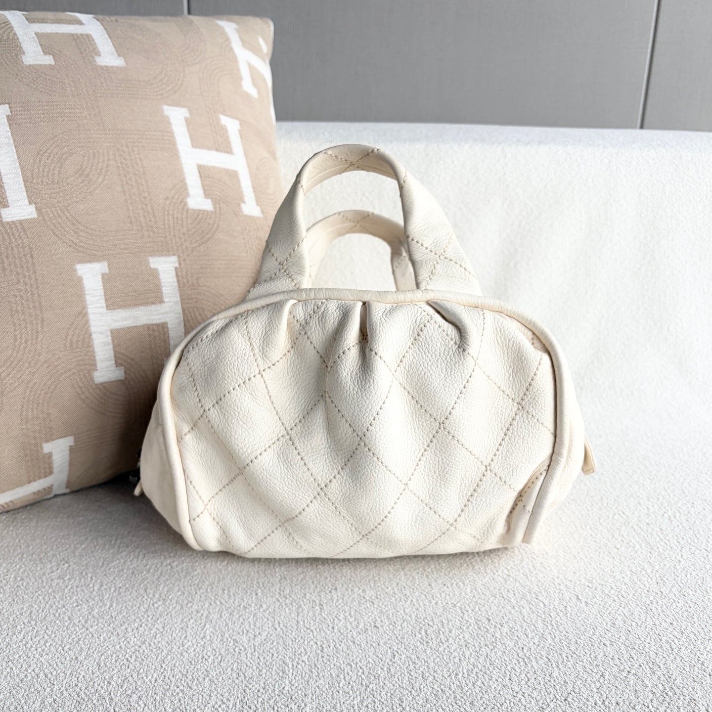 Chanel - Other - Cowhide leather - Beige - (mini)
