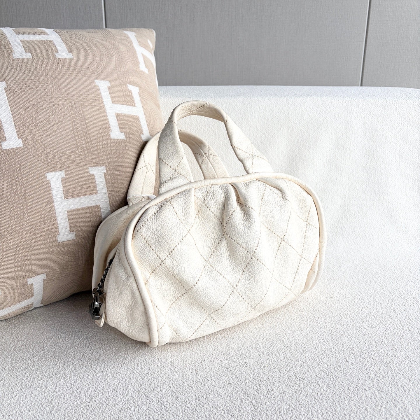 Chanel - Other - Cowhide leather - Beige - (mini)