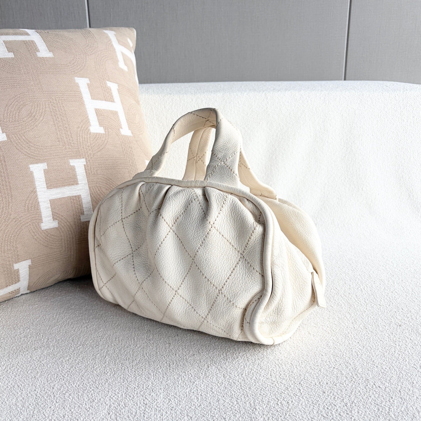 Chanel - Other - Cowhide leather - Beige - (mini)