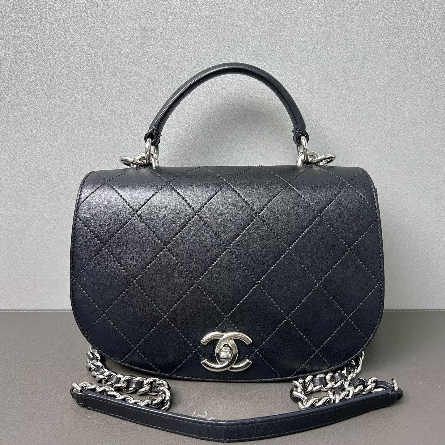 Chanel - Other - Cowhide leather - Black - (small)