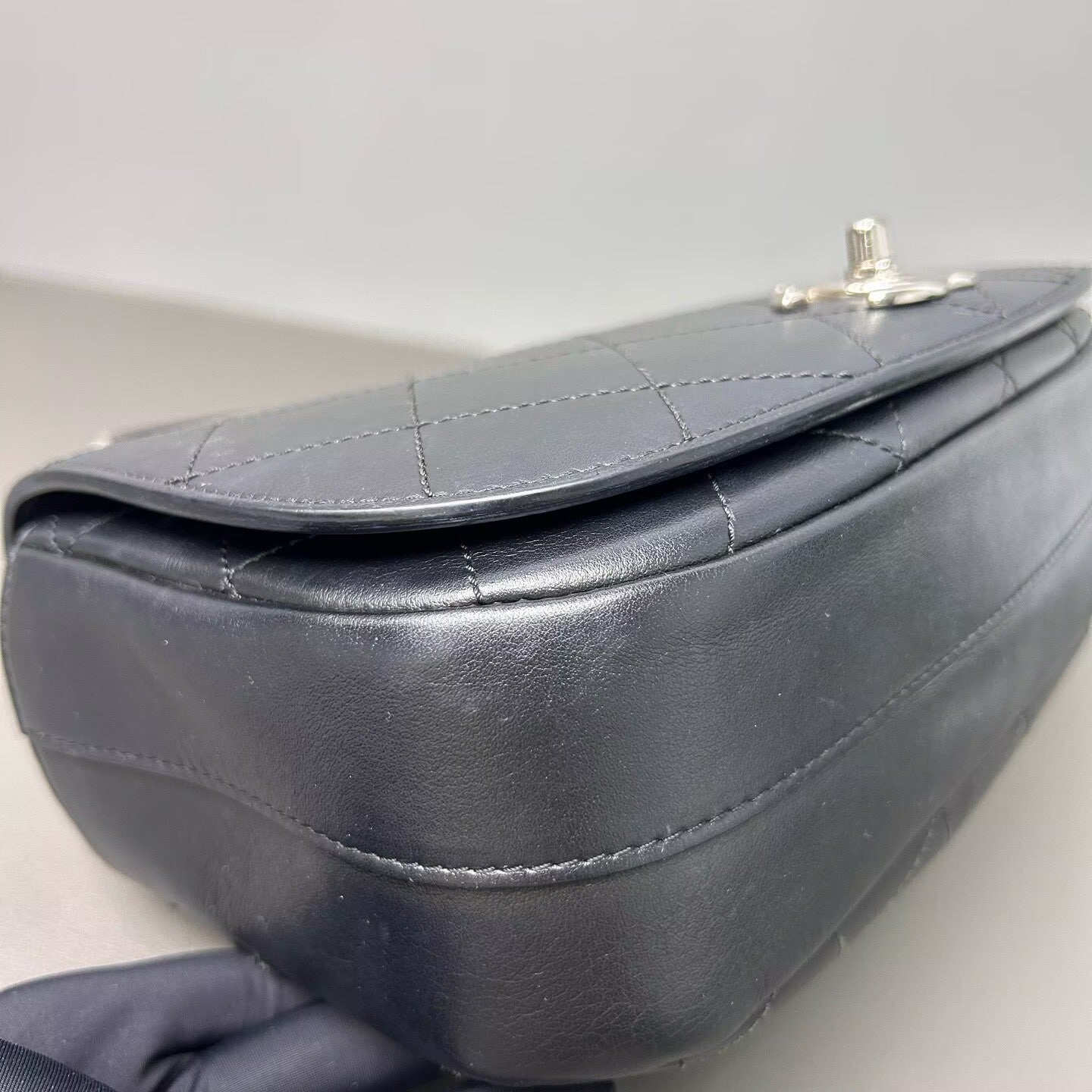 Chanel - Other - Cowhide leather - Black - (small)