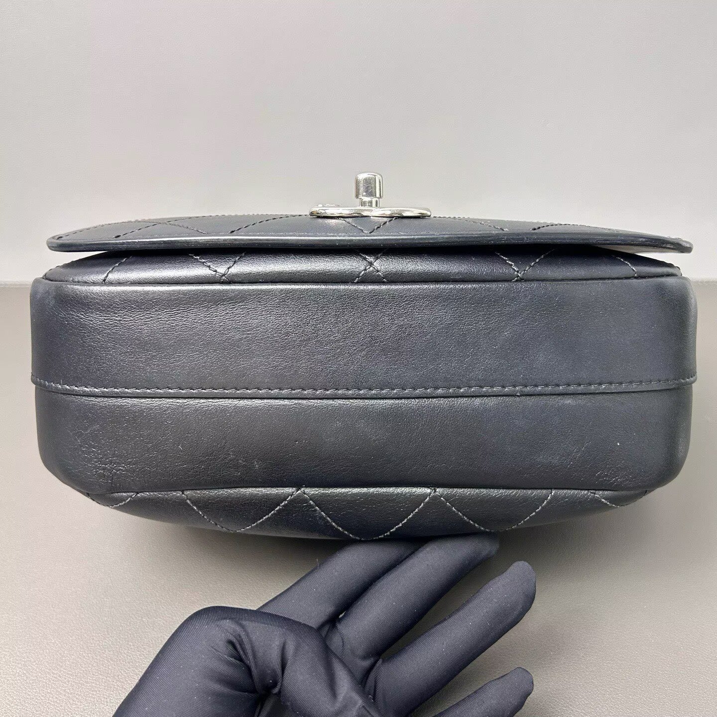Chanel - Other - Cowhide leather - Black - (small)