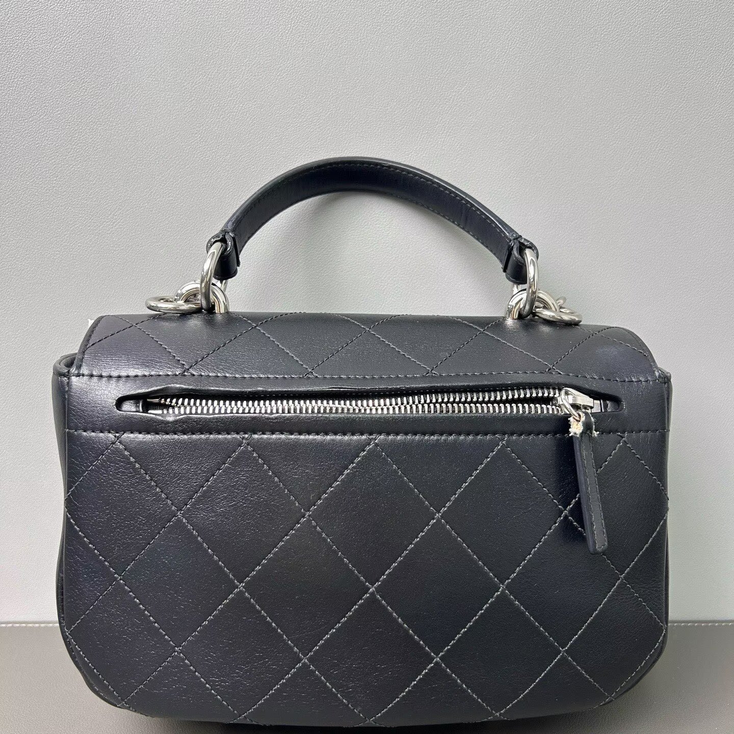 Chanel - Other - Cowhide leather - Black - (small)