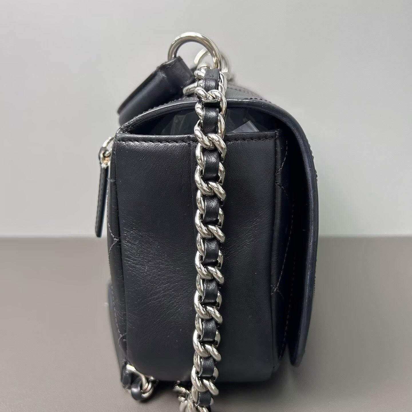 Chanel - Other - Cowhide leather - Black - (small)
