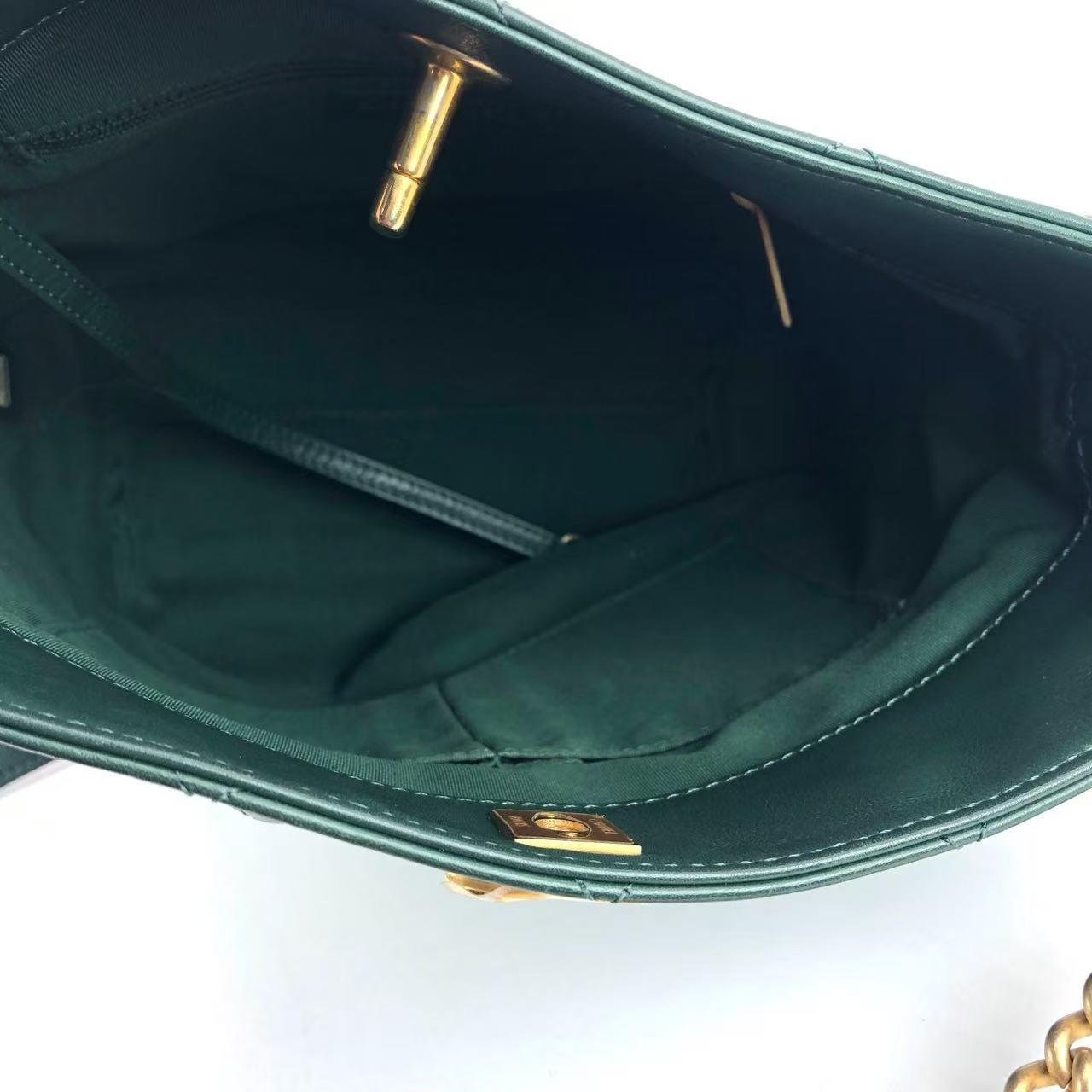 Chanel - Other - Cowhide leather - Green with Gold-Tone Hardware - (small)