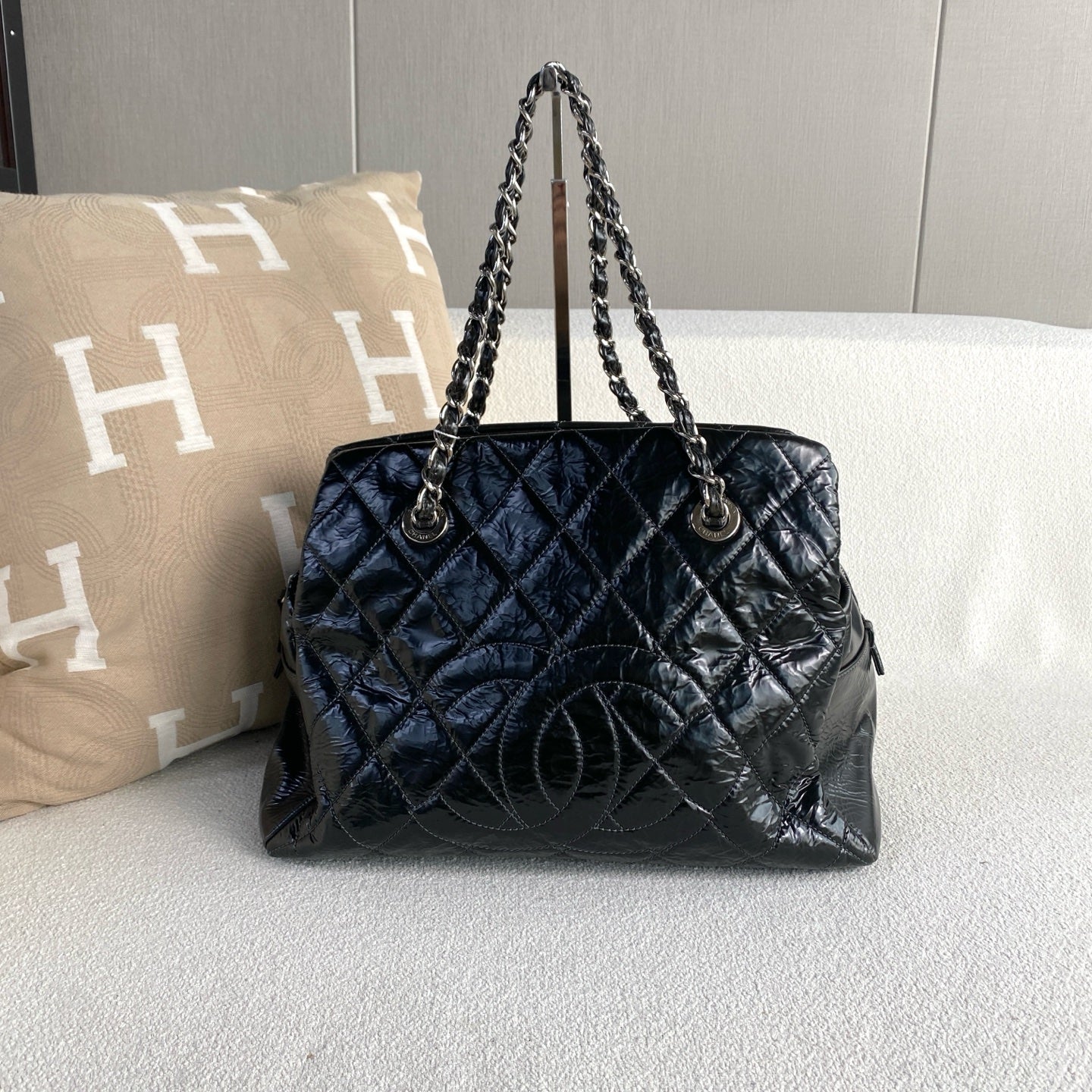 Chanel - Other - Crinkled Patent Cowhide Leather - Black - (medium)