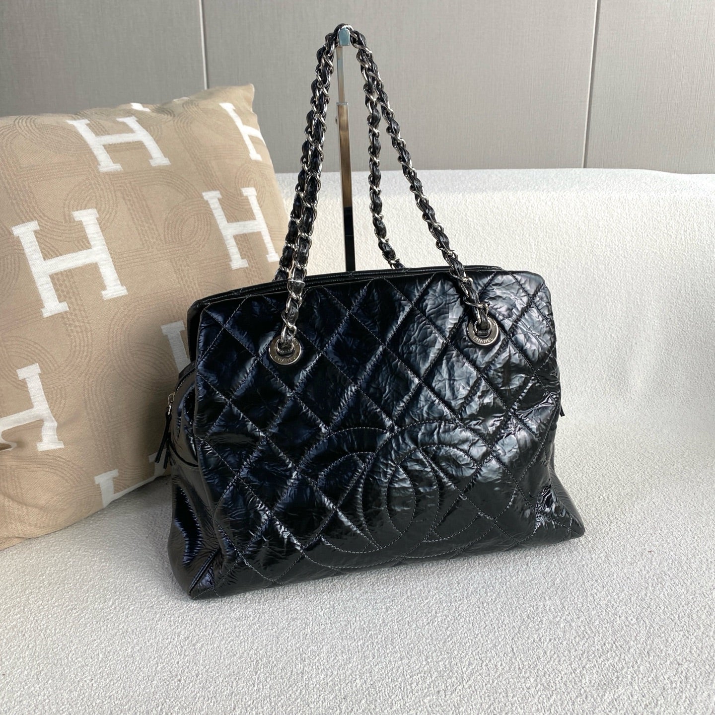 Chanel - Other - Crinkled Patent Cowhide Leather - Black - (medium)