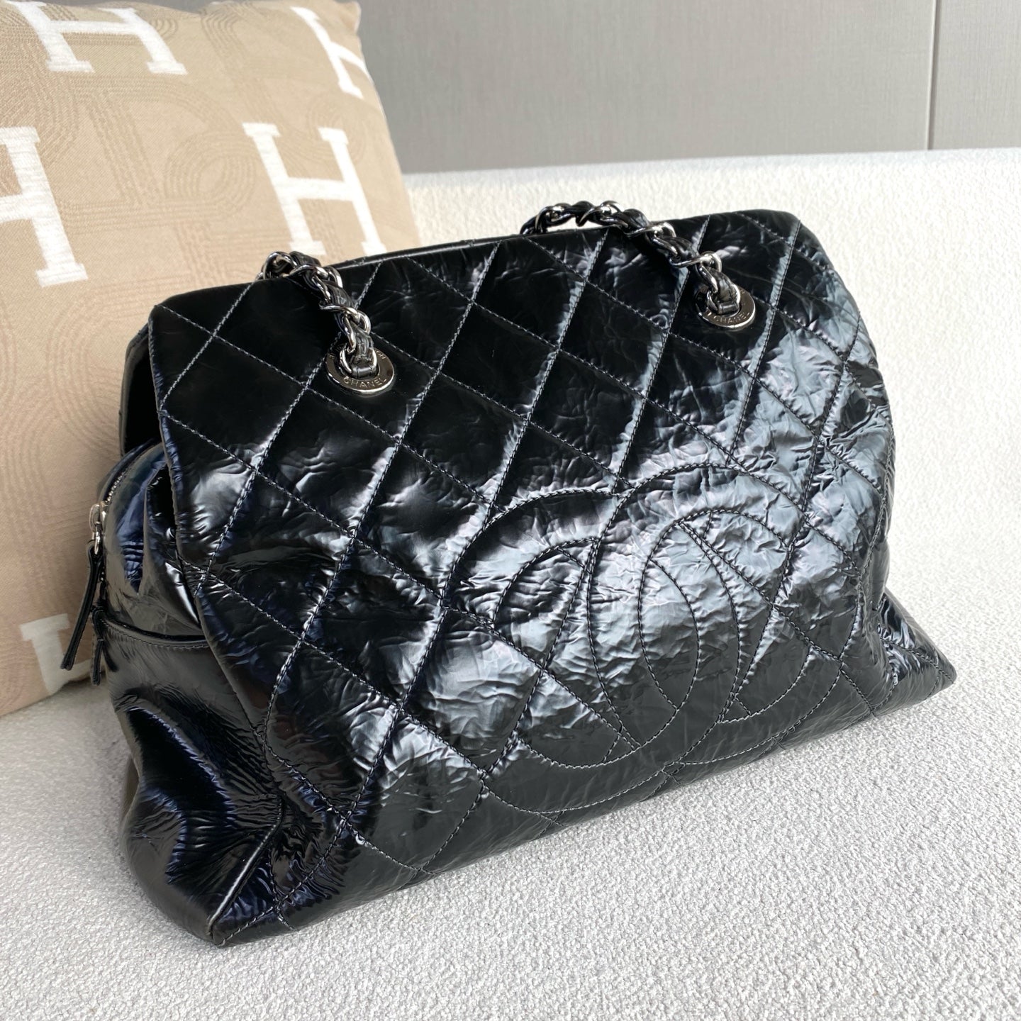 Chanel - Other - Crinkled Patent Cowhide Leather - Black - (medium)