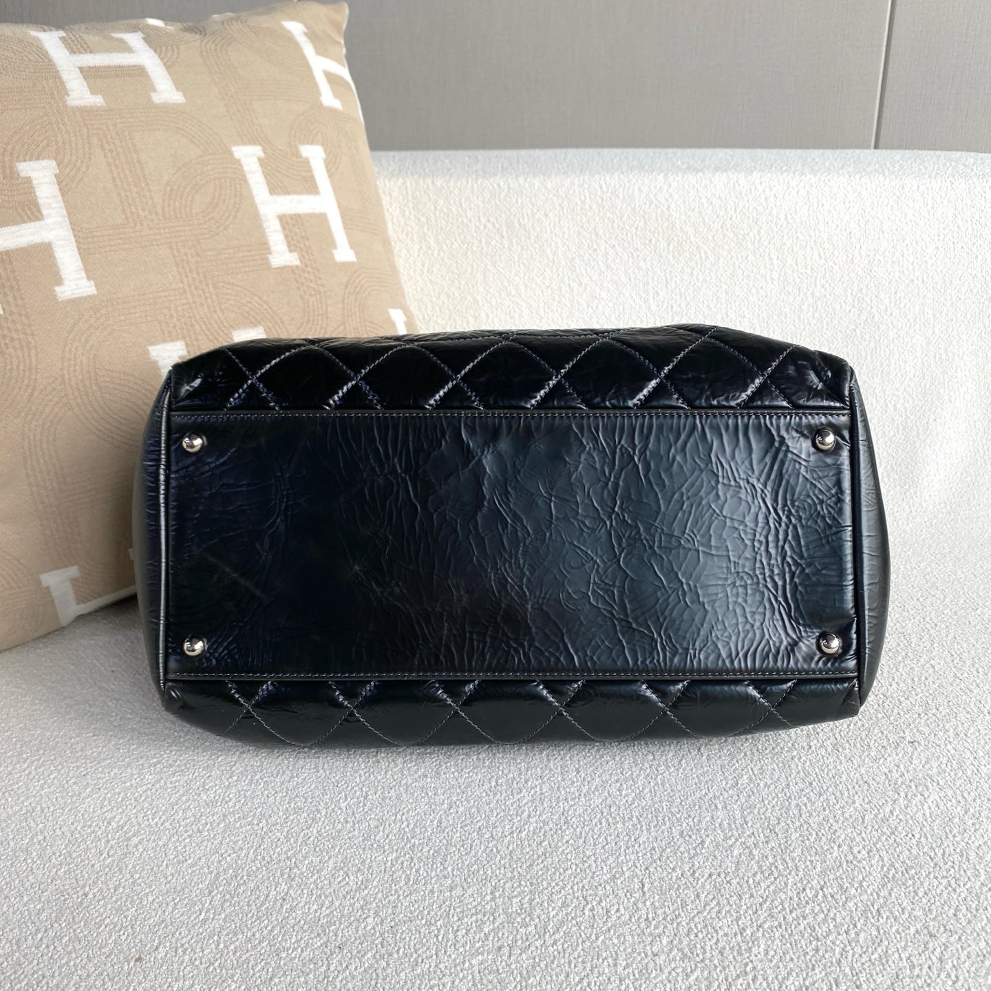 Chanel - Other - Crinkled Patent Cowhide Leather - Black - (medium)