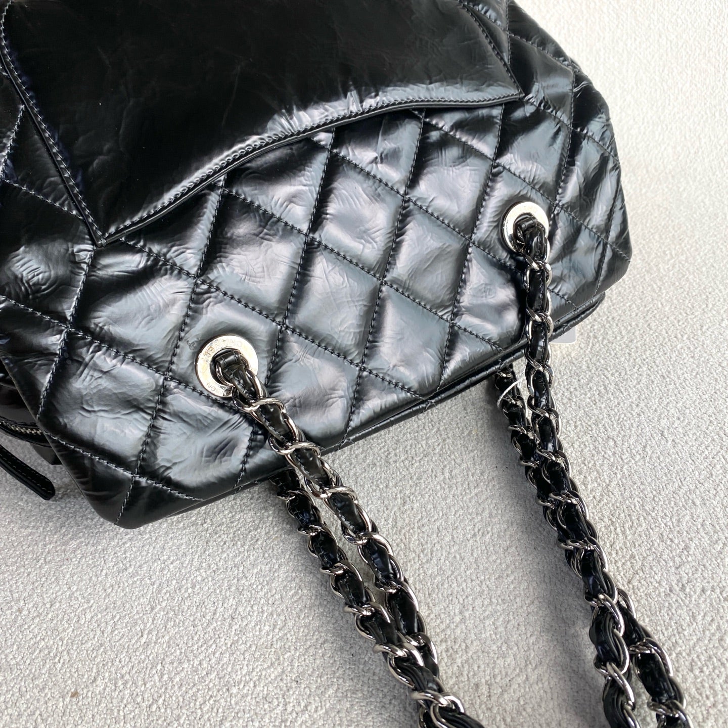 Chanel - Other - Crinkled Patent Cowhide Leather - Black - (medium)