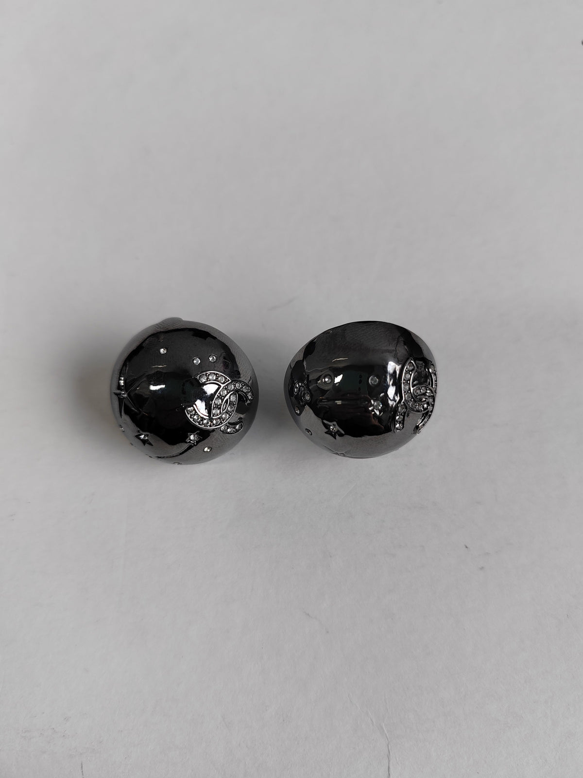 Chanel - Other - Crystal - Black