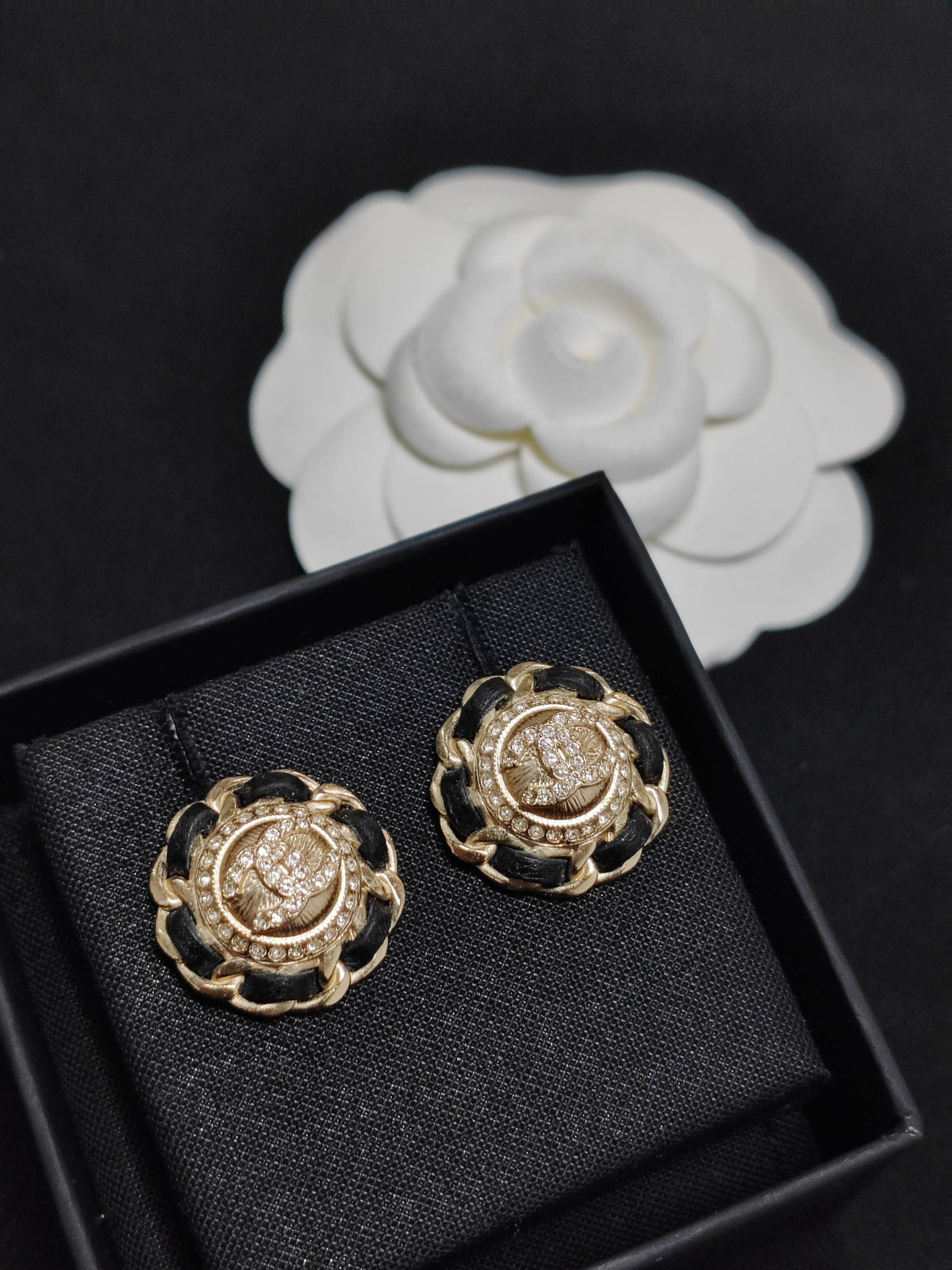 Chanel - Other - Crystal - Gold