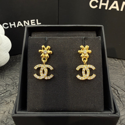 Chanel - Other - Crystal - Gold
