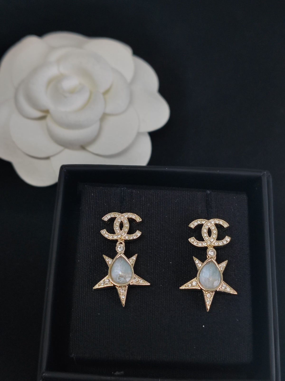 Chanel - Other - Crystal - Gold