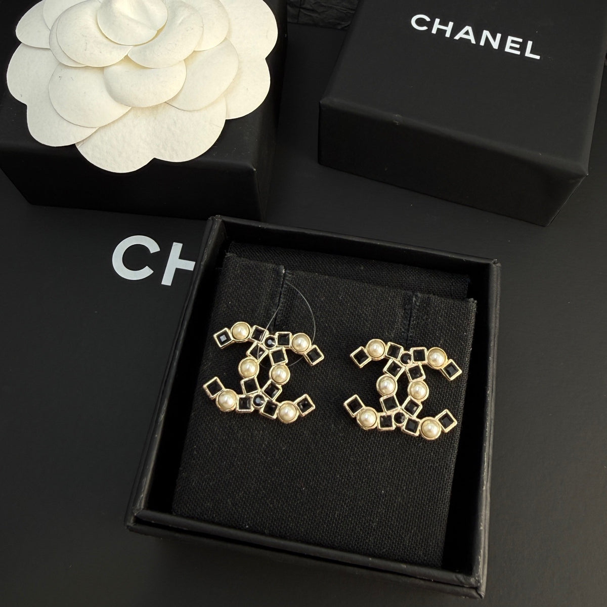 Chanel - Other - Crystal - Gold