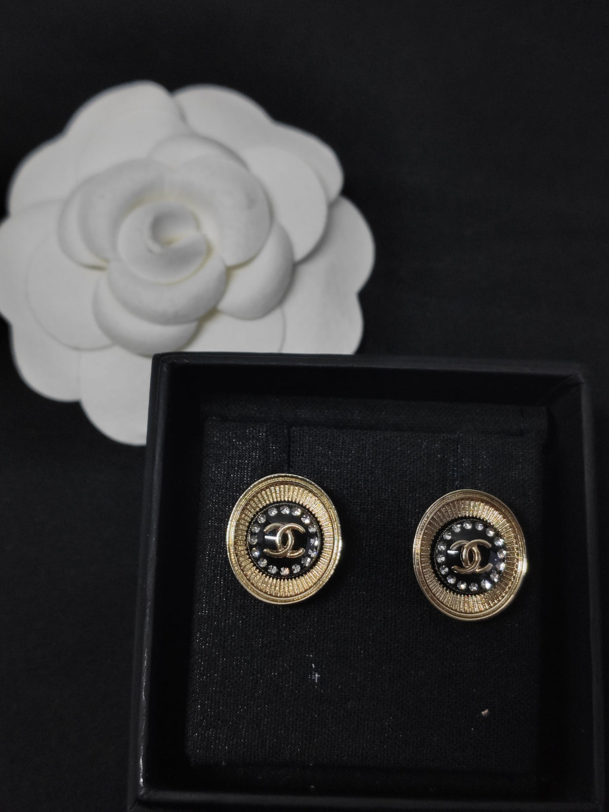 Chanel - Other - Crystal - Gold