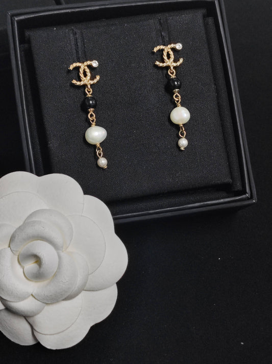 Chanel - Other - Crystal - Gold