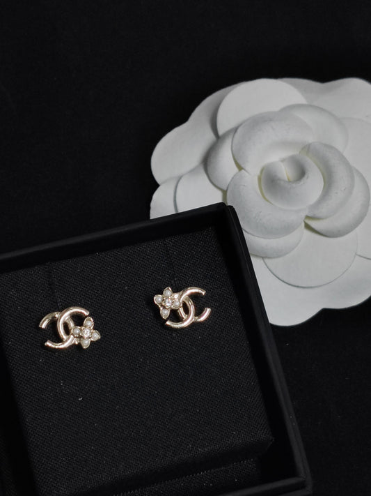 Chanel - Other - Crystal - Gold