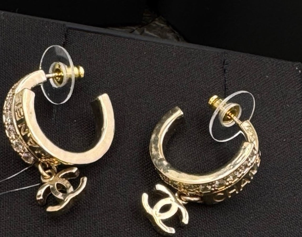 Chanel - Other - Crystal - Gold
