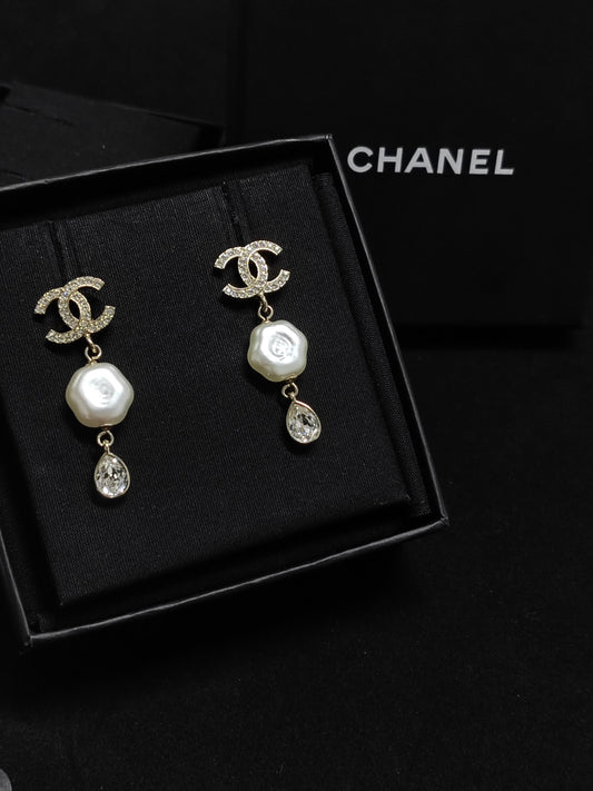 Chanel - Other - Crystal - Gold