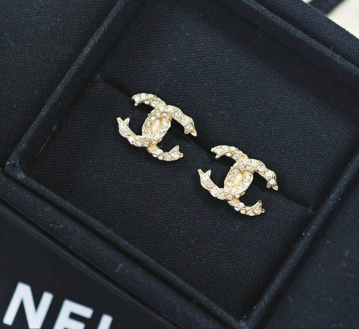 Chanel - Other - Crystal - Gold