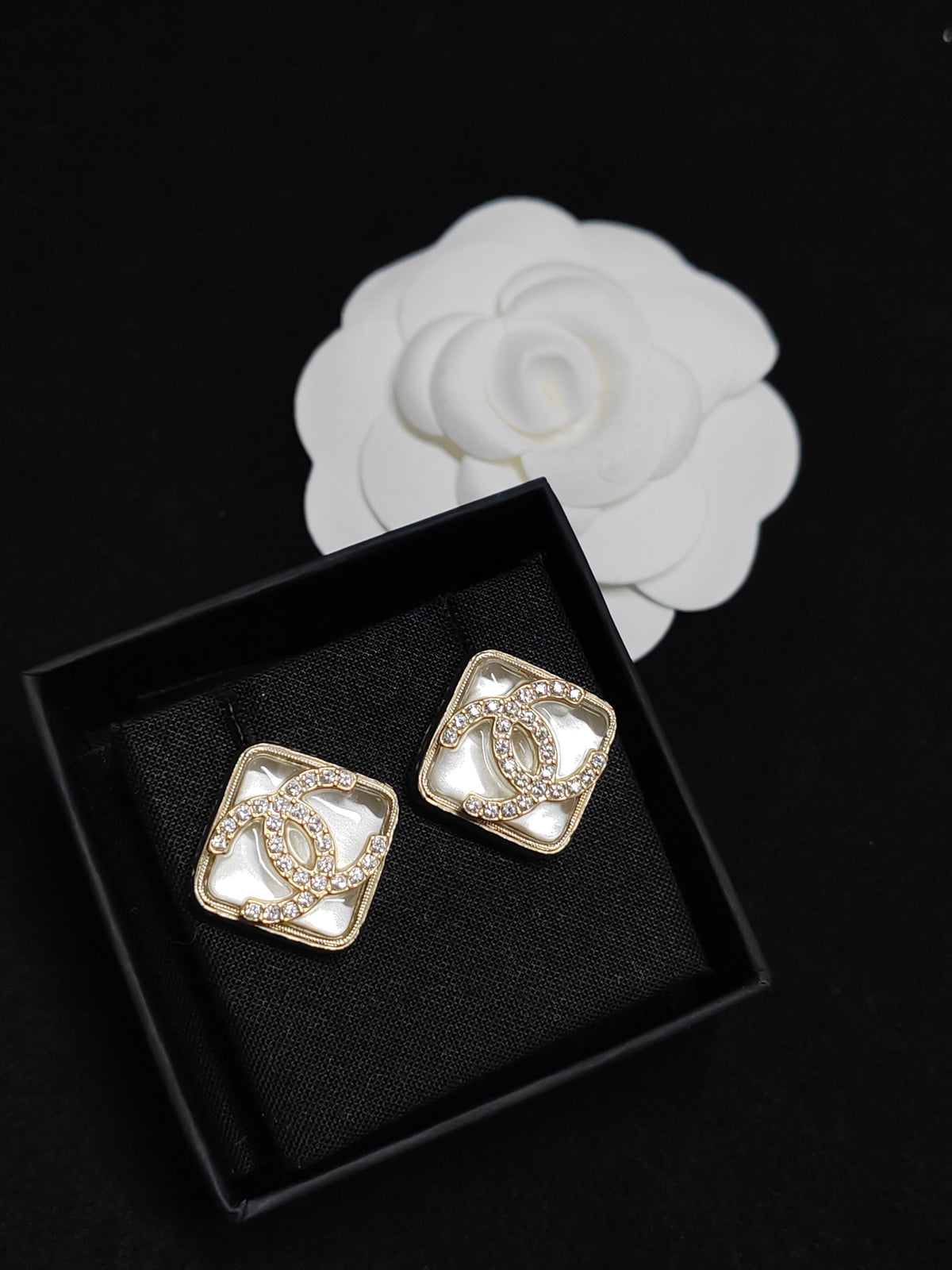 Chanel - Other - Crystal - Gold