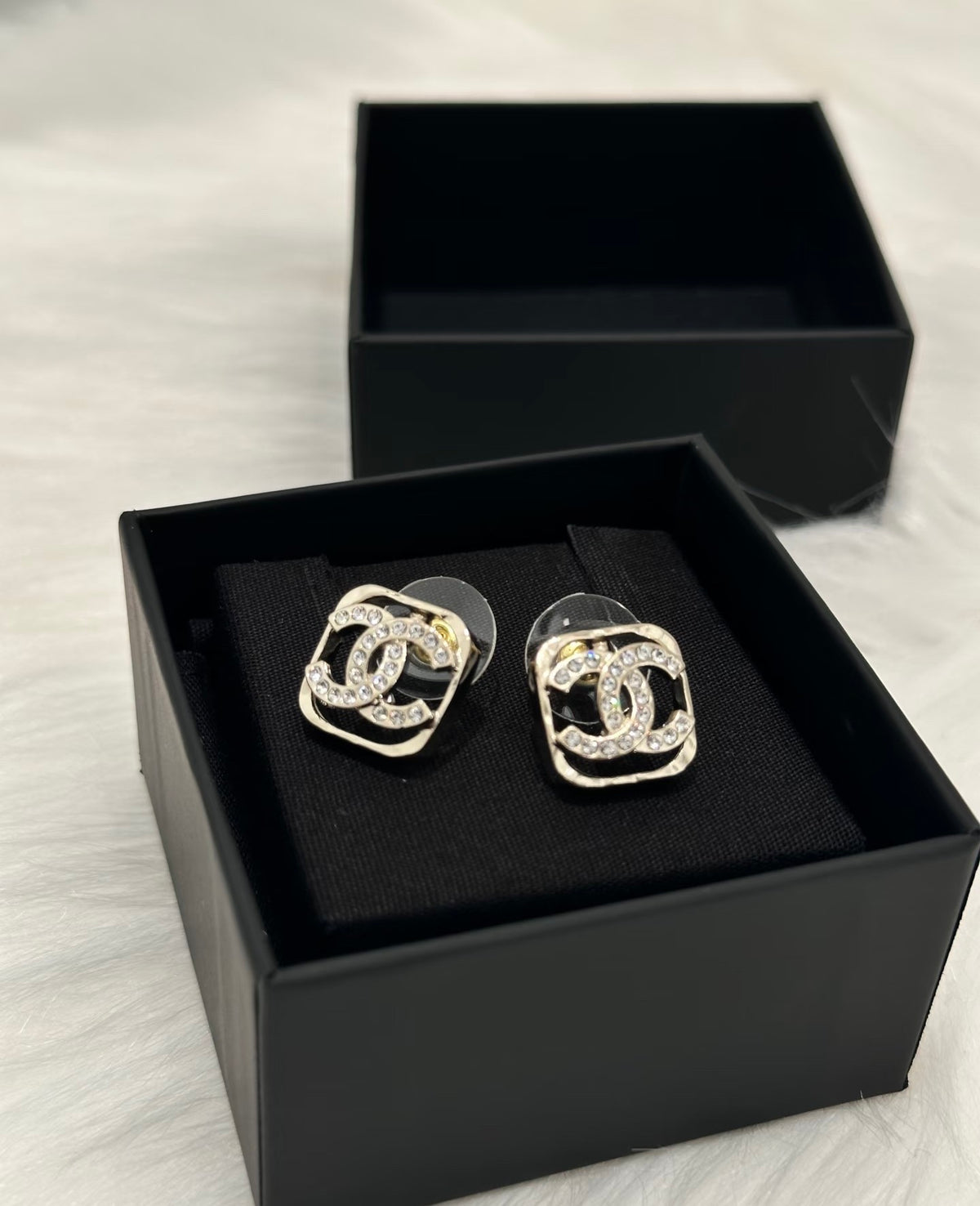 Chanel - Other - Crystal - Gold