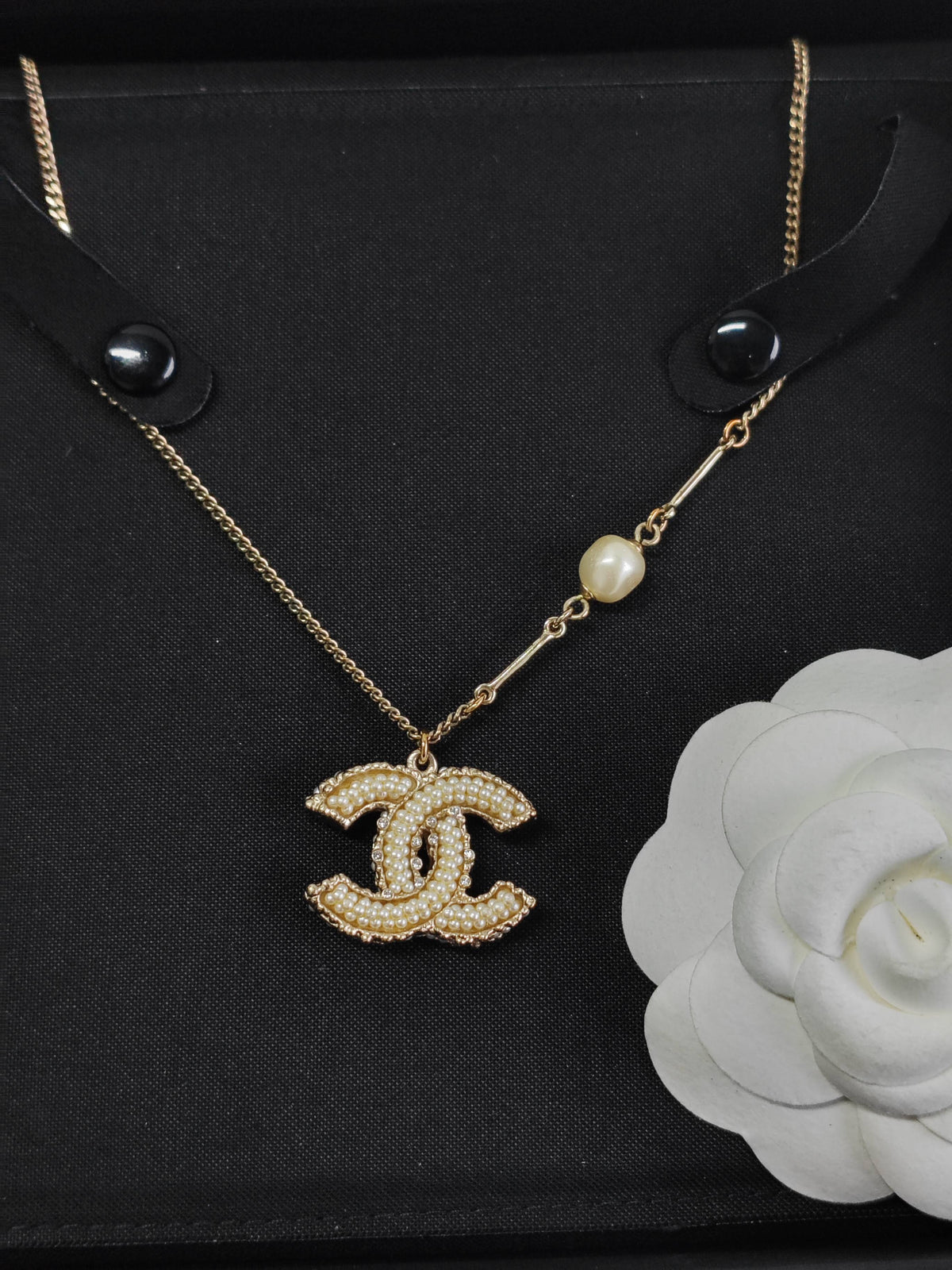 Chanel - Other - Crystal - Gold