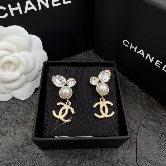 Chanel - Other - Crystal - Gold